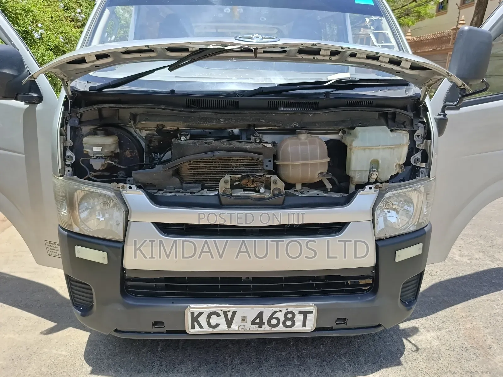 Toyota HiAce 2012 Silver