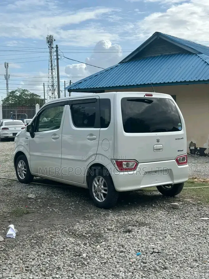Suzuki Wagon R 2019 White