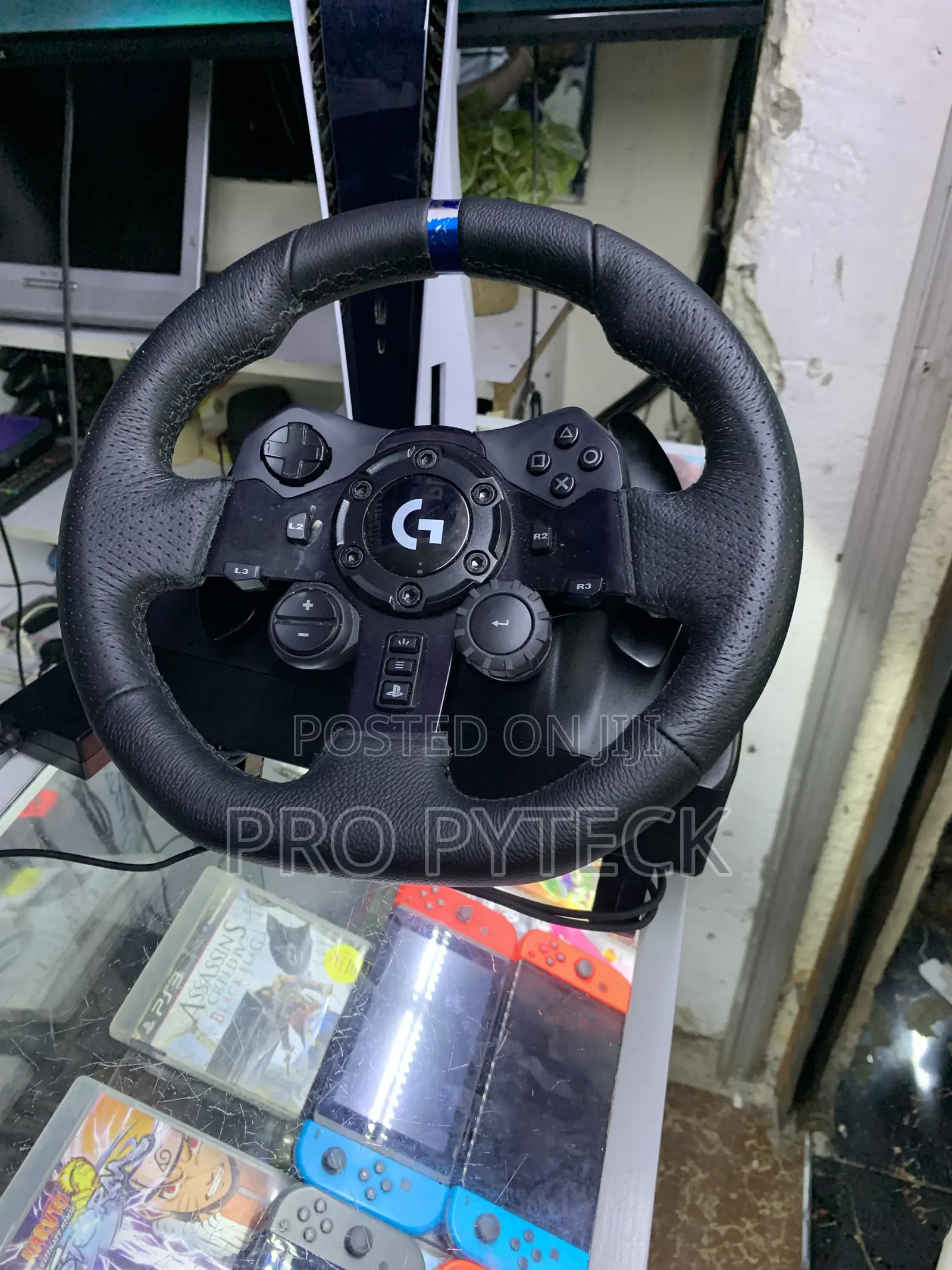Logitech G923 Trueforce Sim Racing Wheel and Pedals