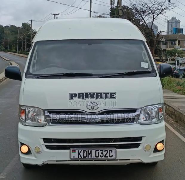 Toyota HiAce 2014 White