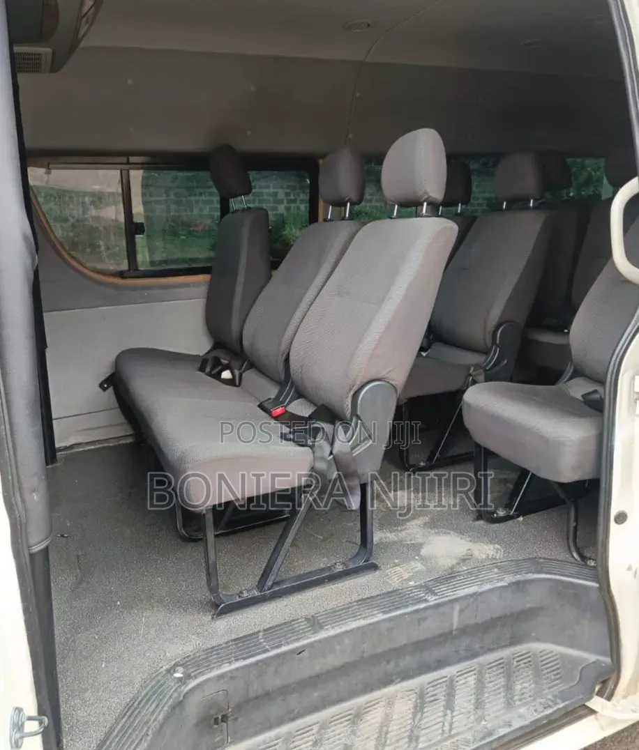 Toyota HiAce 2014 White