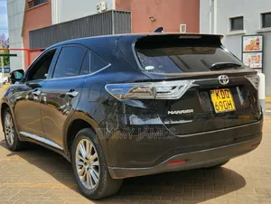 Toyota Harrier 2.0 2017 Black