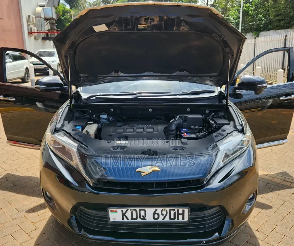 Toyota Harrier 2.0 2017 Black