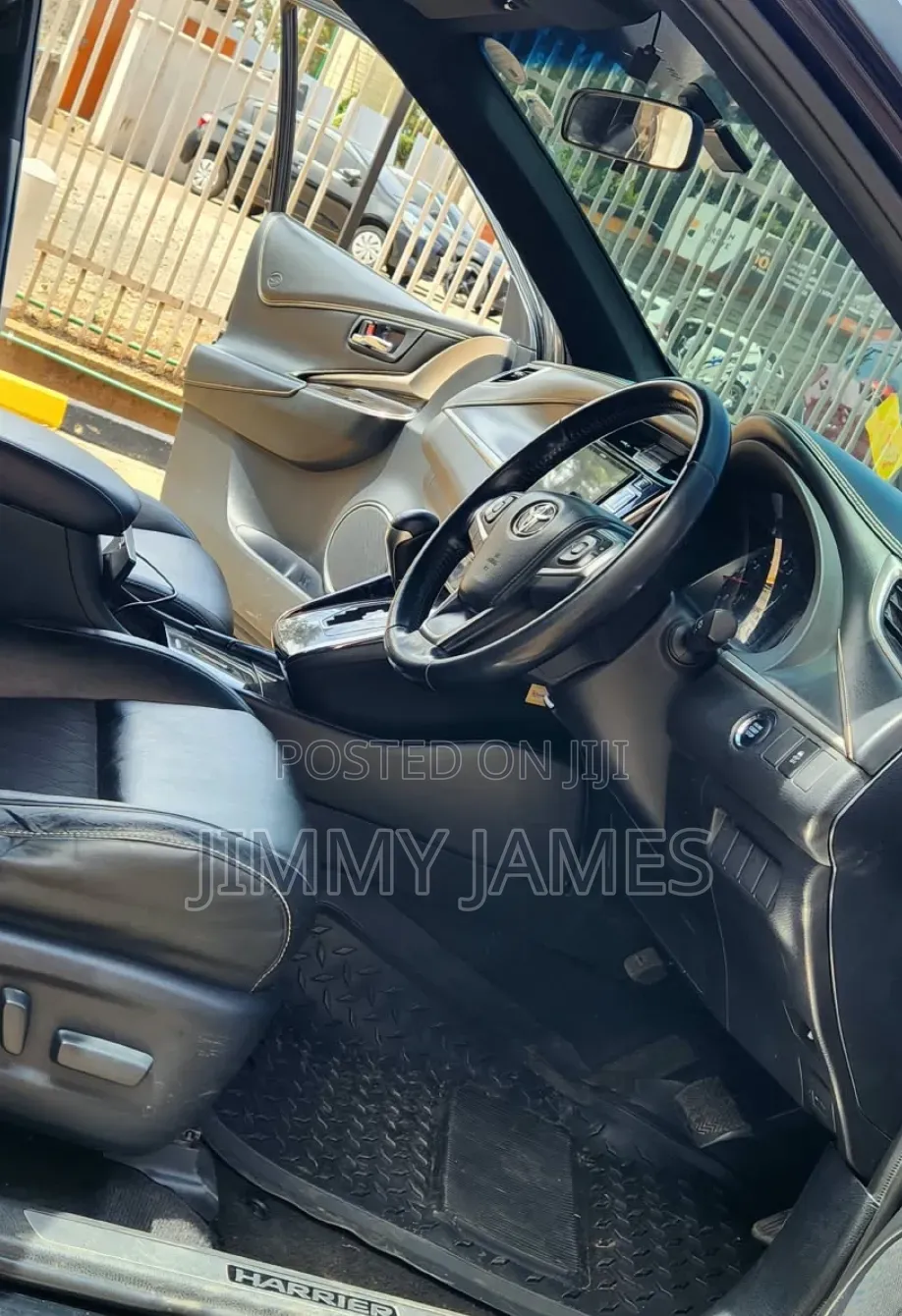 Toyota Harrier 2.0 2017 Black