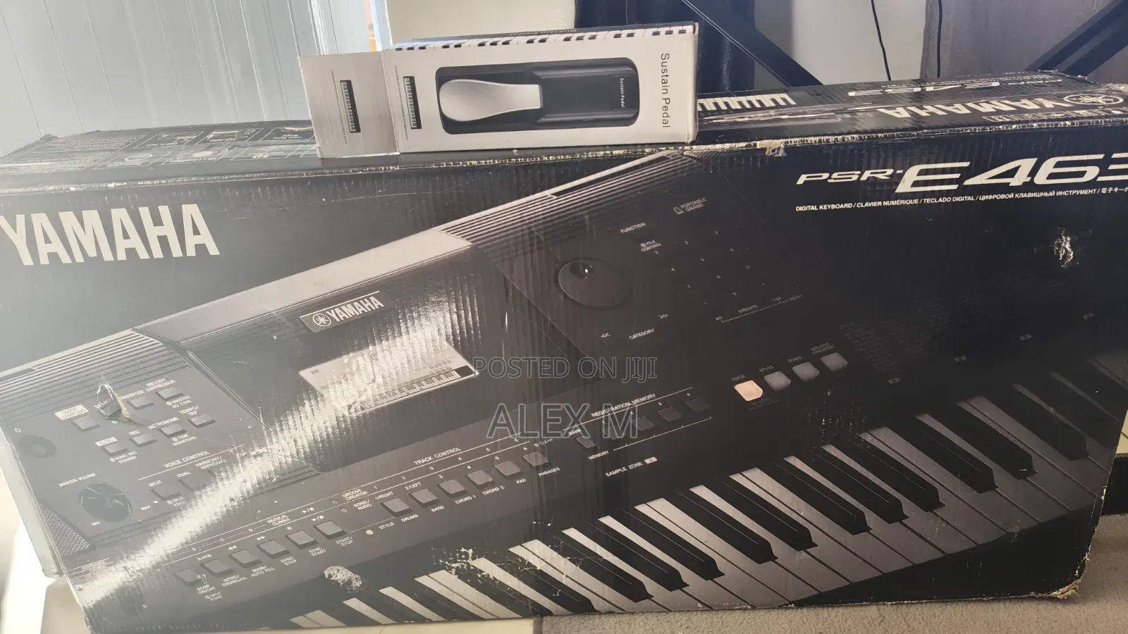 YAMAHA PSR E463 + Sustain Pedal