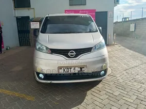 Nissan 100 2018 Silver