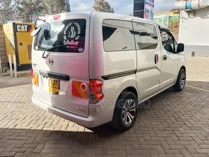 Nissan 100 2018 Silver