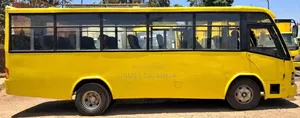 Isuzu NQR 2009 Yellow