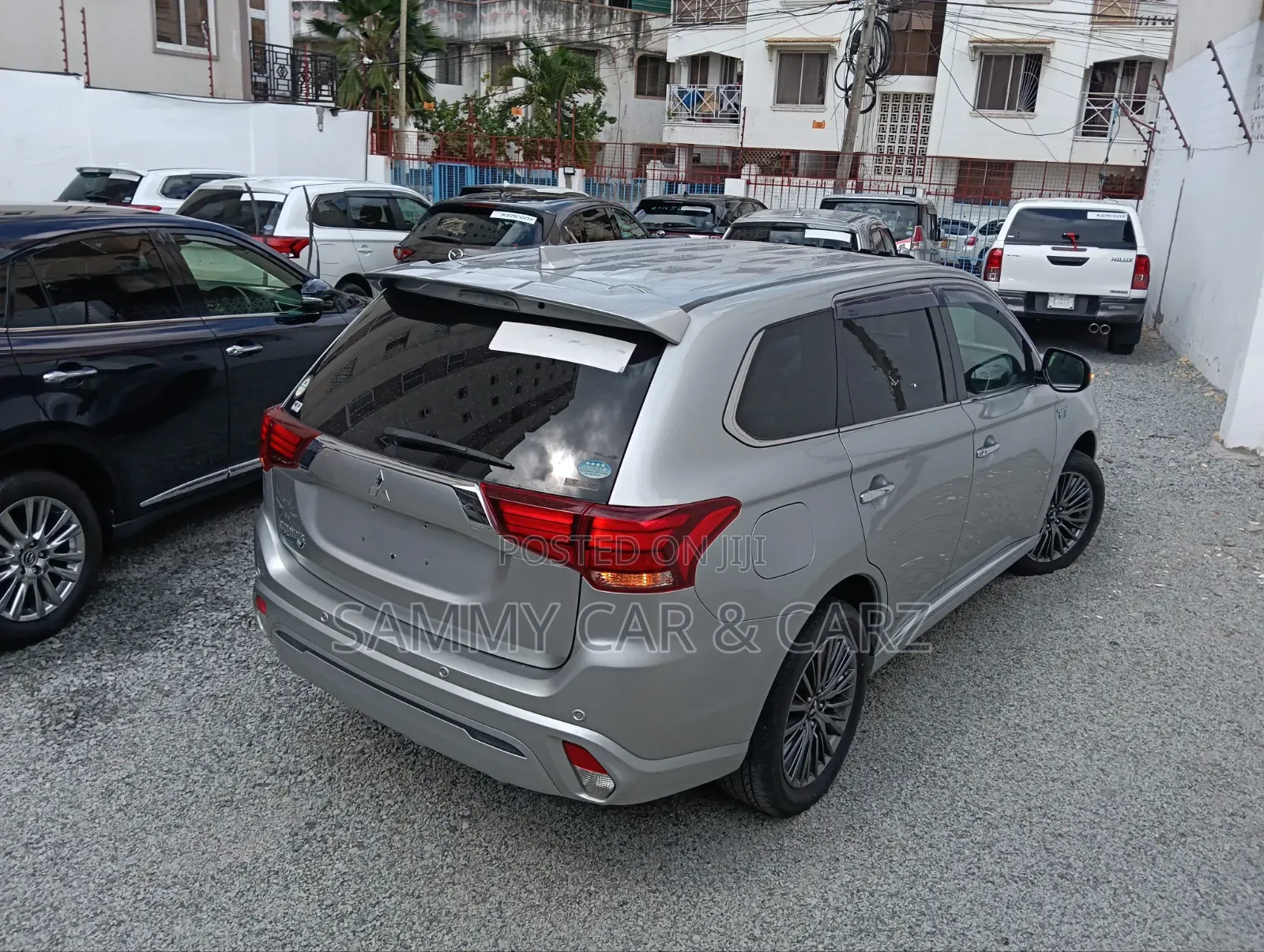 Mitsubishi Outlander 2.4 PHEV AWD 2018 Silver