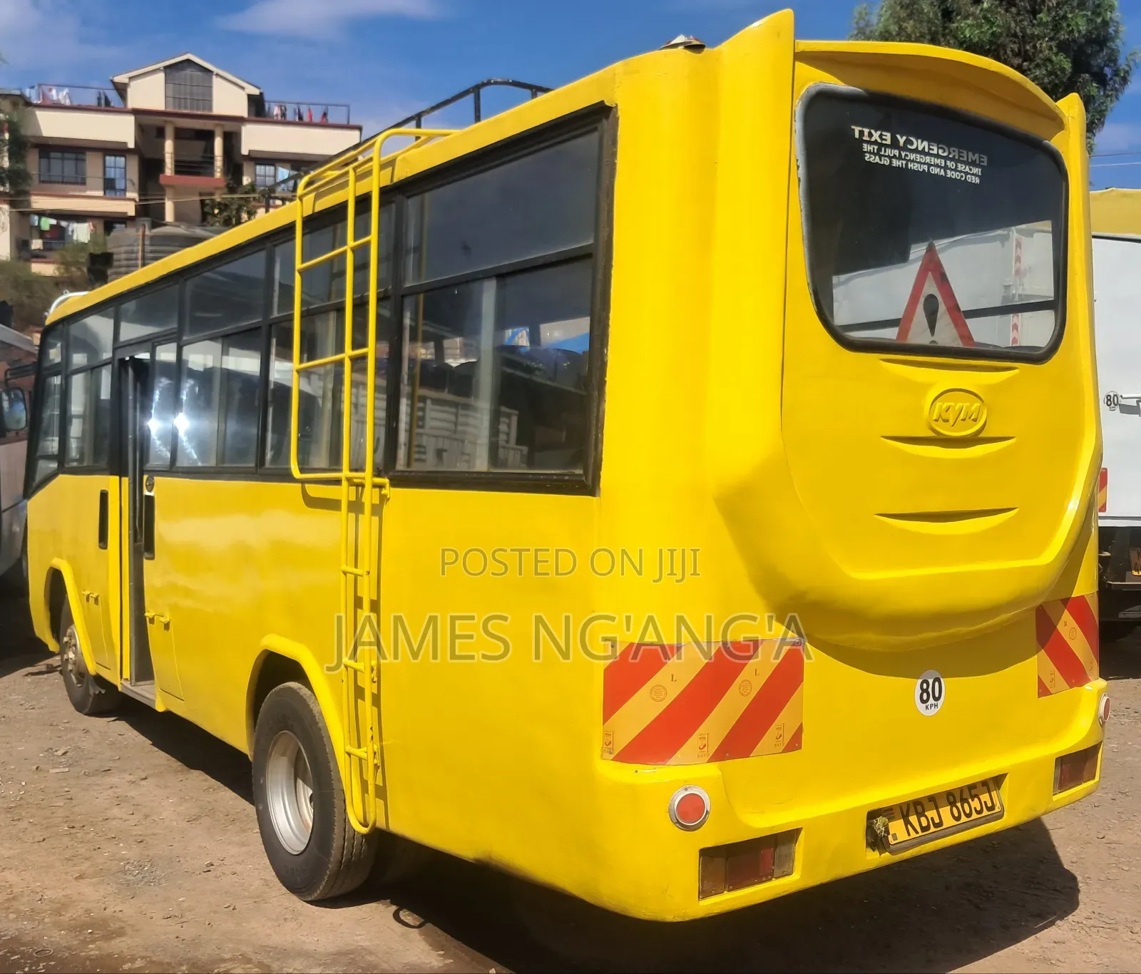 Isuzu NQR 2009 Yellow