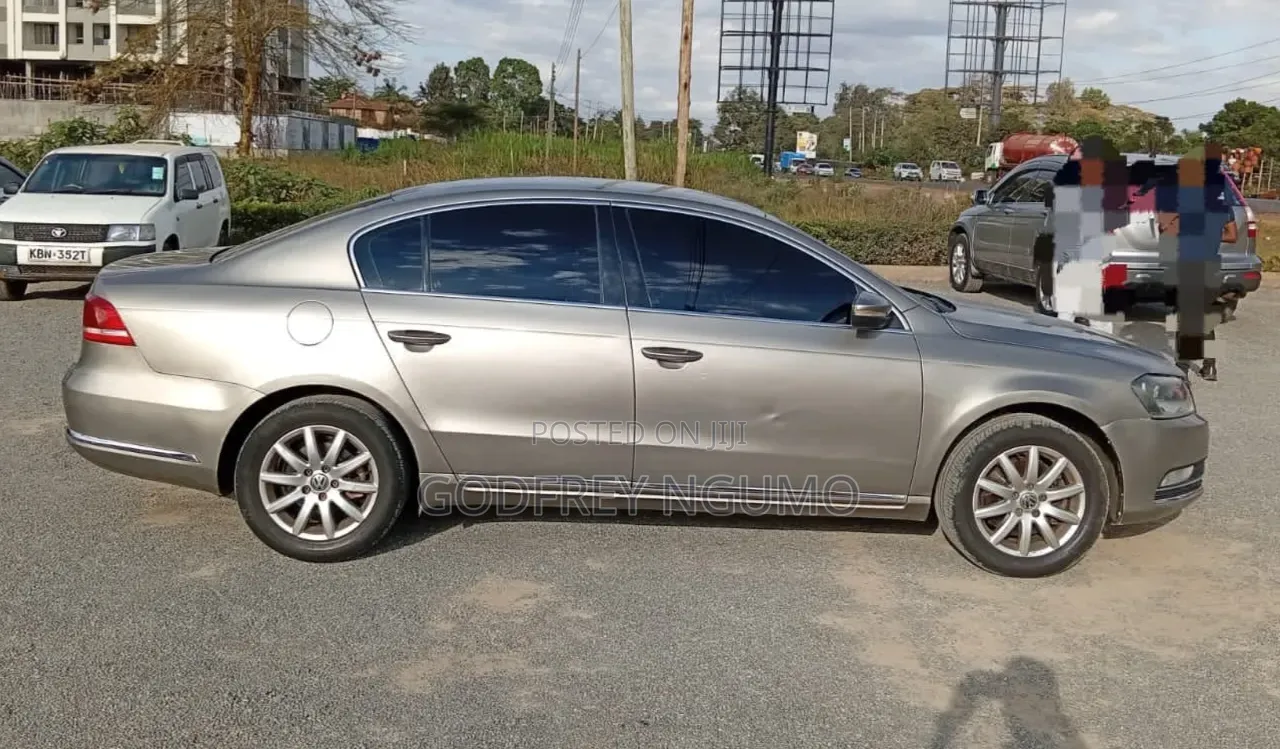 Volkswagen Passat 2013 Silver