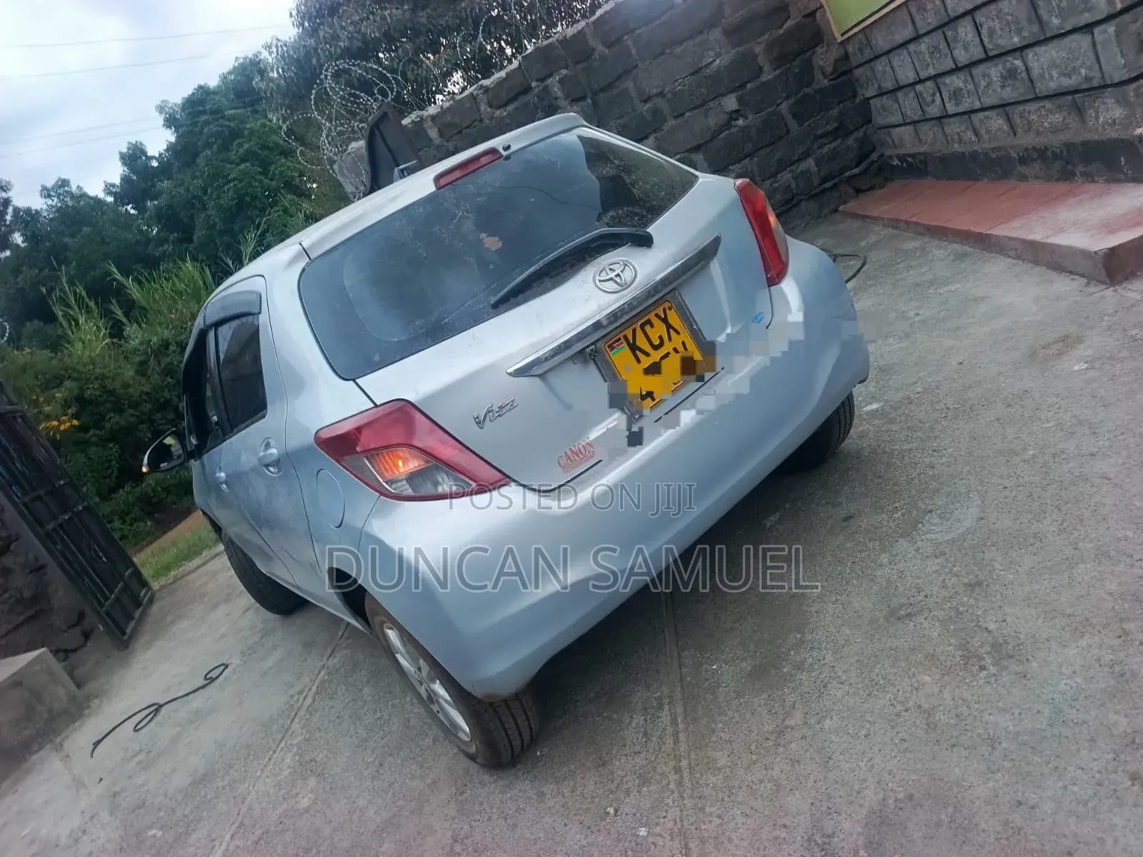 Toyota Vitz 2012 Blue