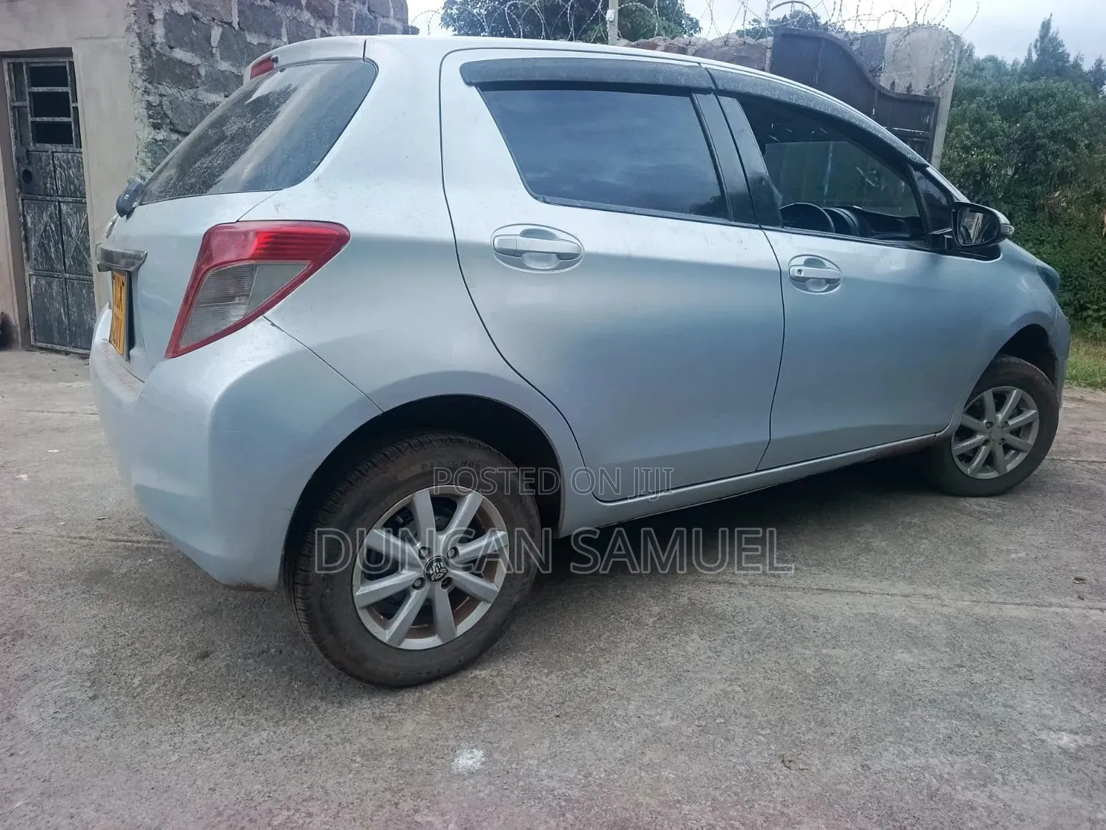 Toyota Vitz 2012 Blue