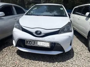 Toyota Vitz 2015 White