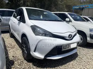 Toyota Vitz 2015 White