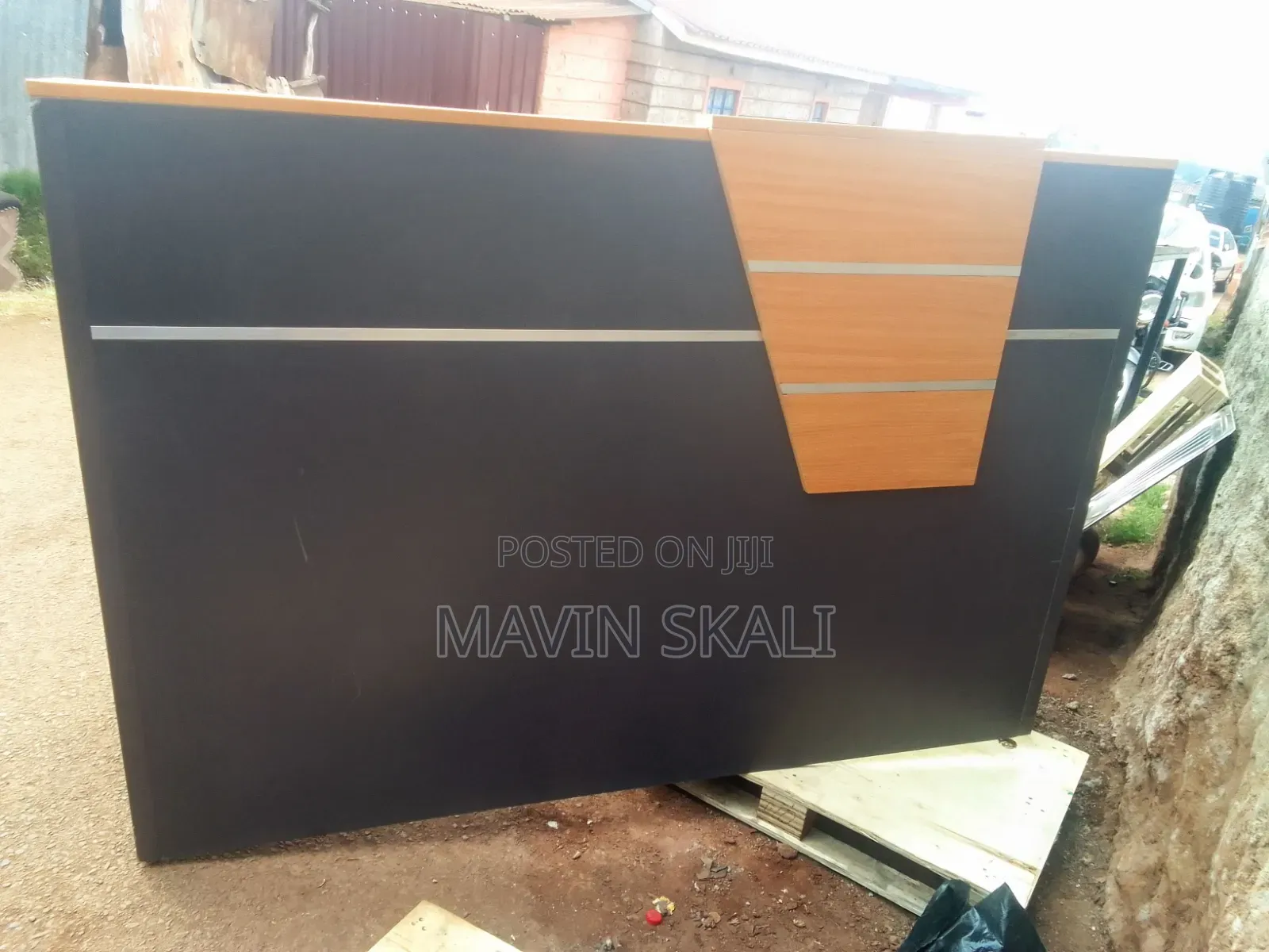 Office Receptionist Table