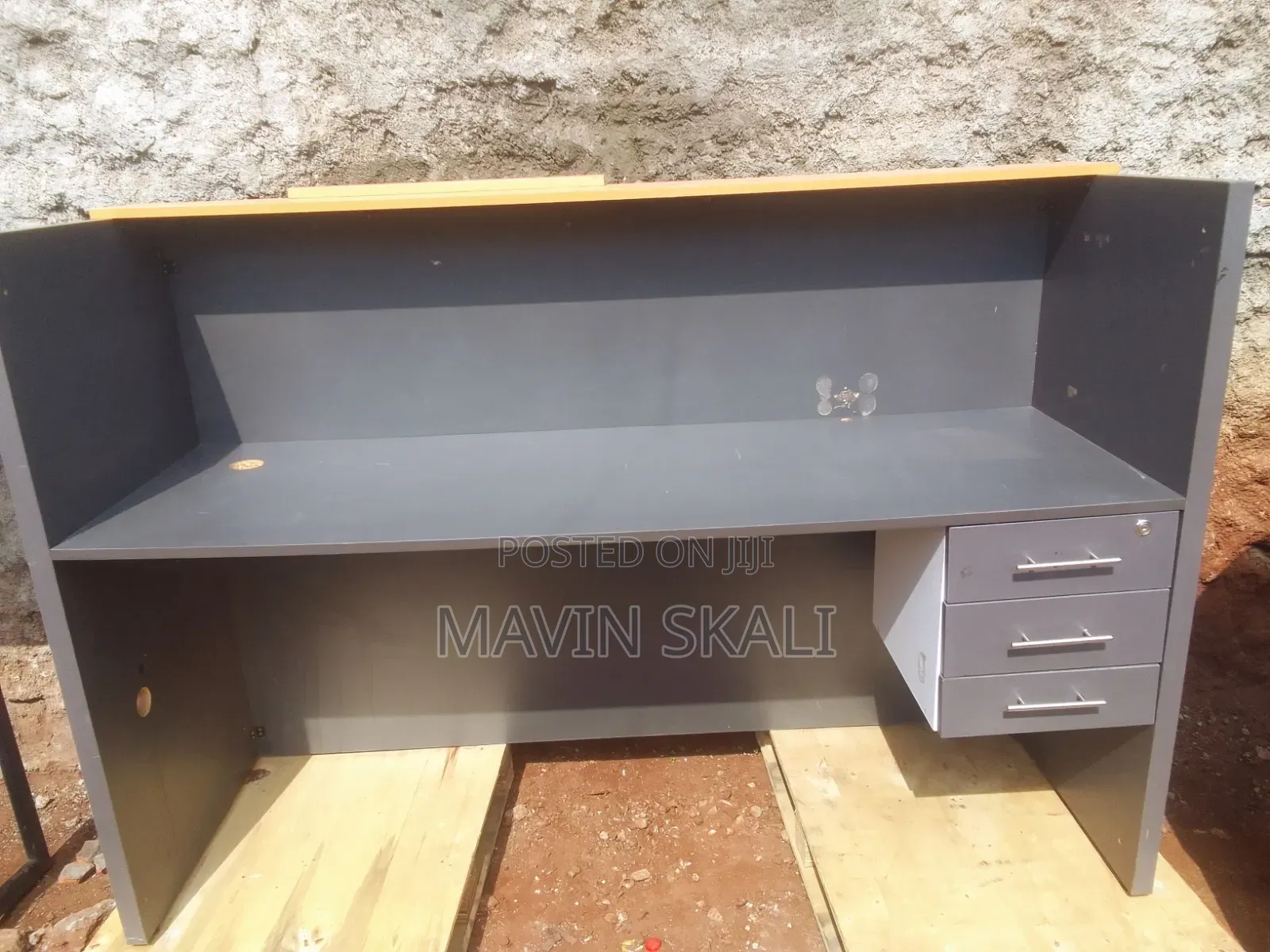Office Receptionist Table