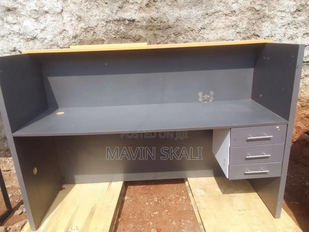 Office Receptionist Table - thumbnail 2