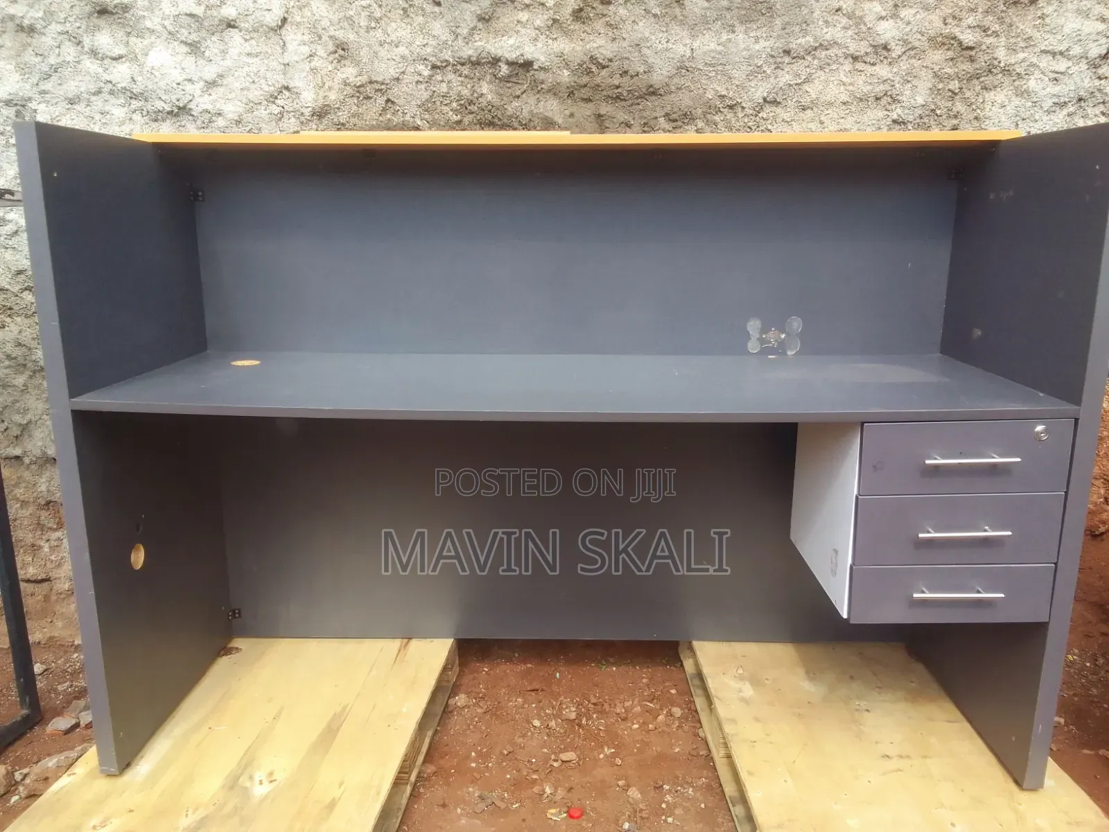 Office Receptionist Table