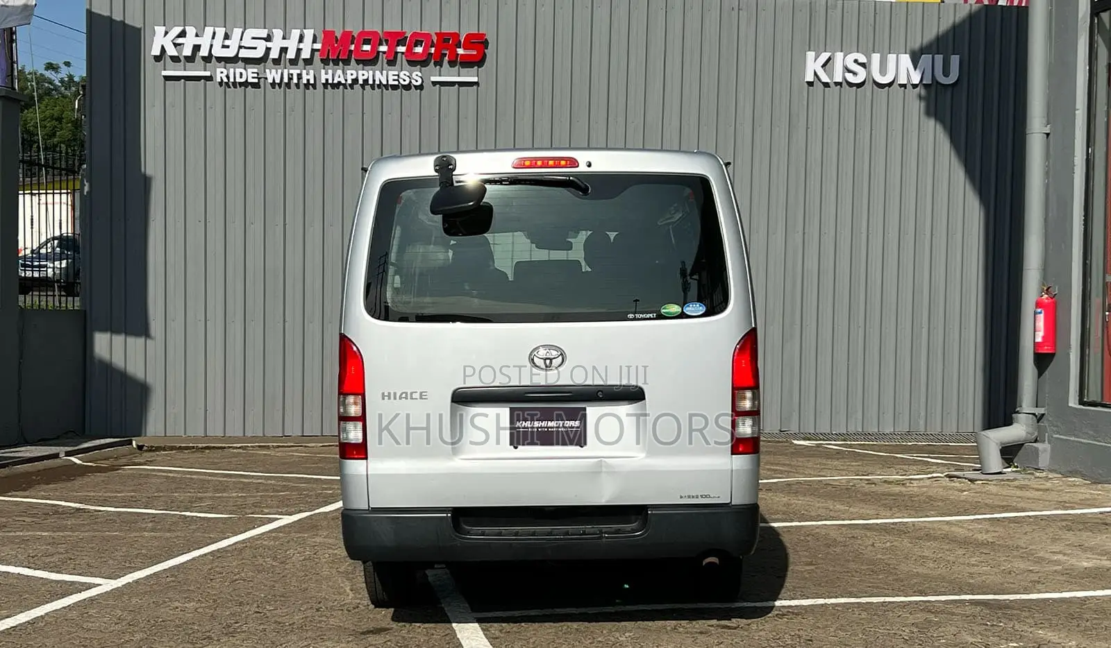 Toyota HiAce 2018 Silver