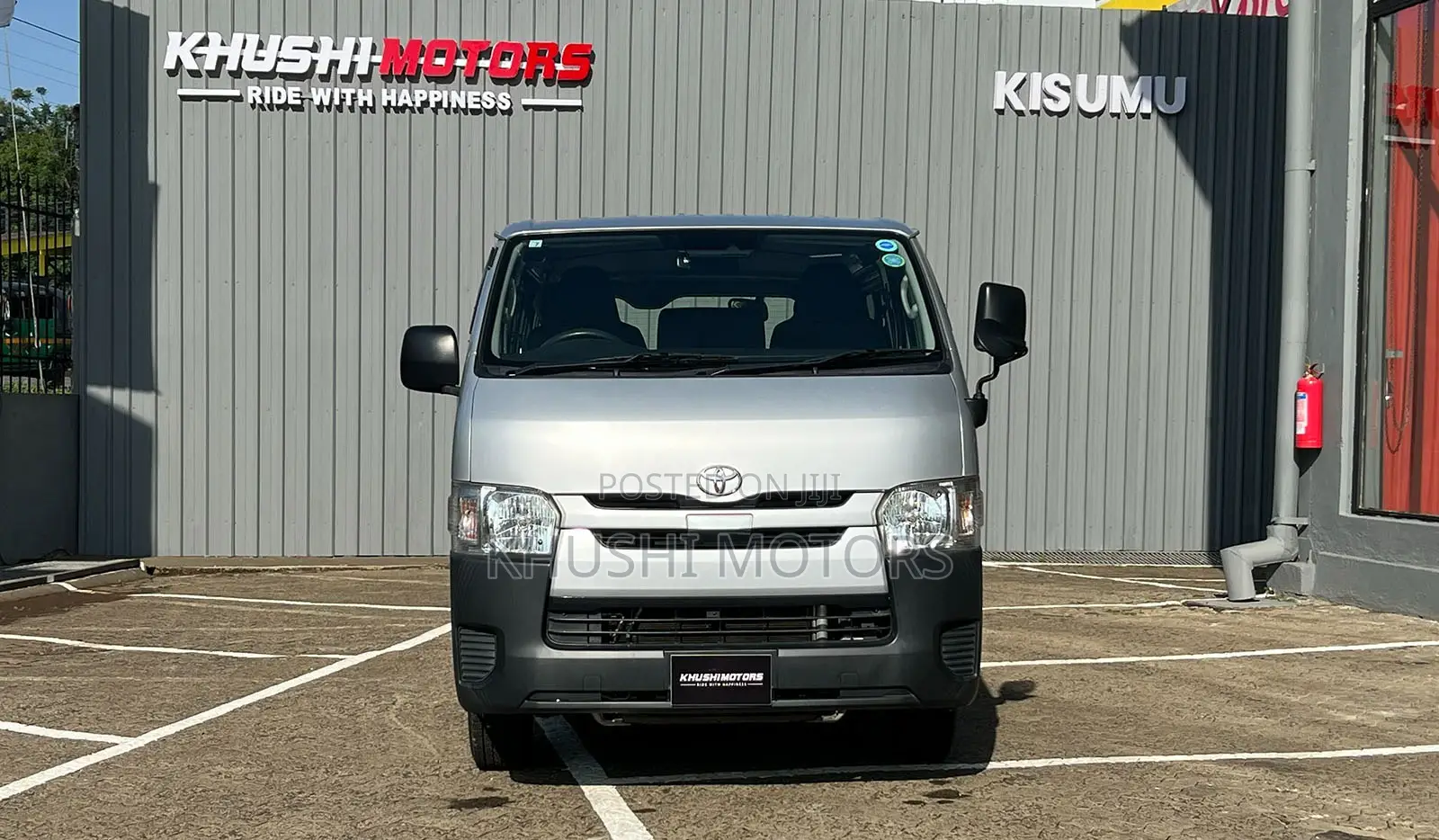 Toyota HiAce 2018 Silver