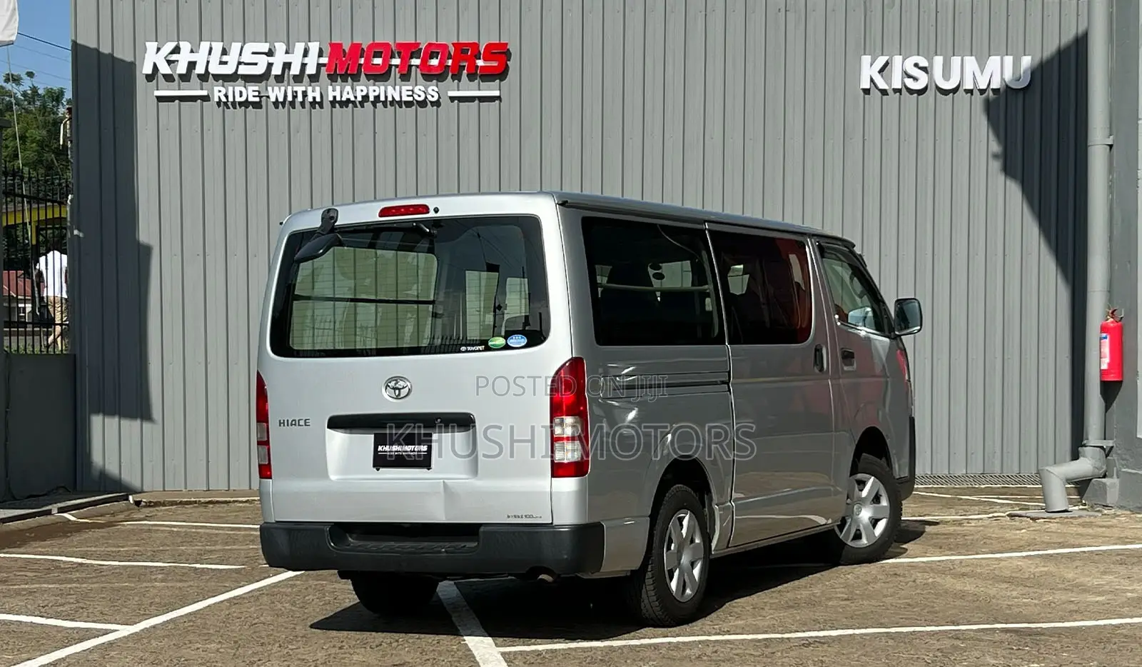 Toyota HiAce 2018 Silver