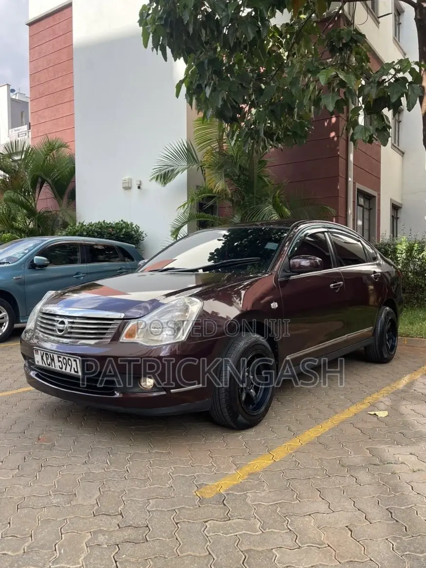 Nissan Bluebird 2010 Blue
