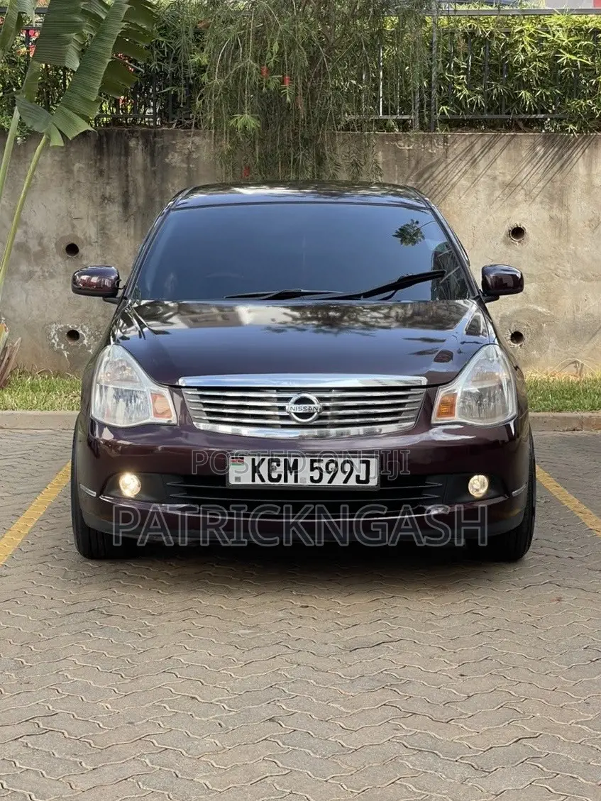 Nissan Bluebird 2010 Blue
