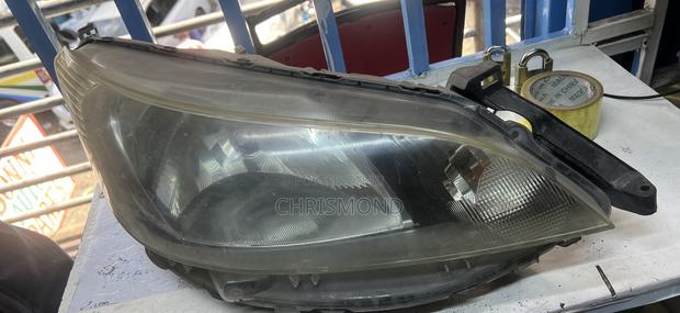 Nv 200 Headlight - thumbnail 2