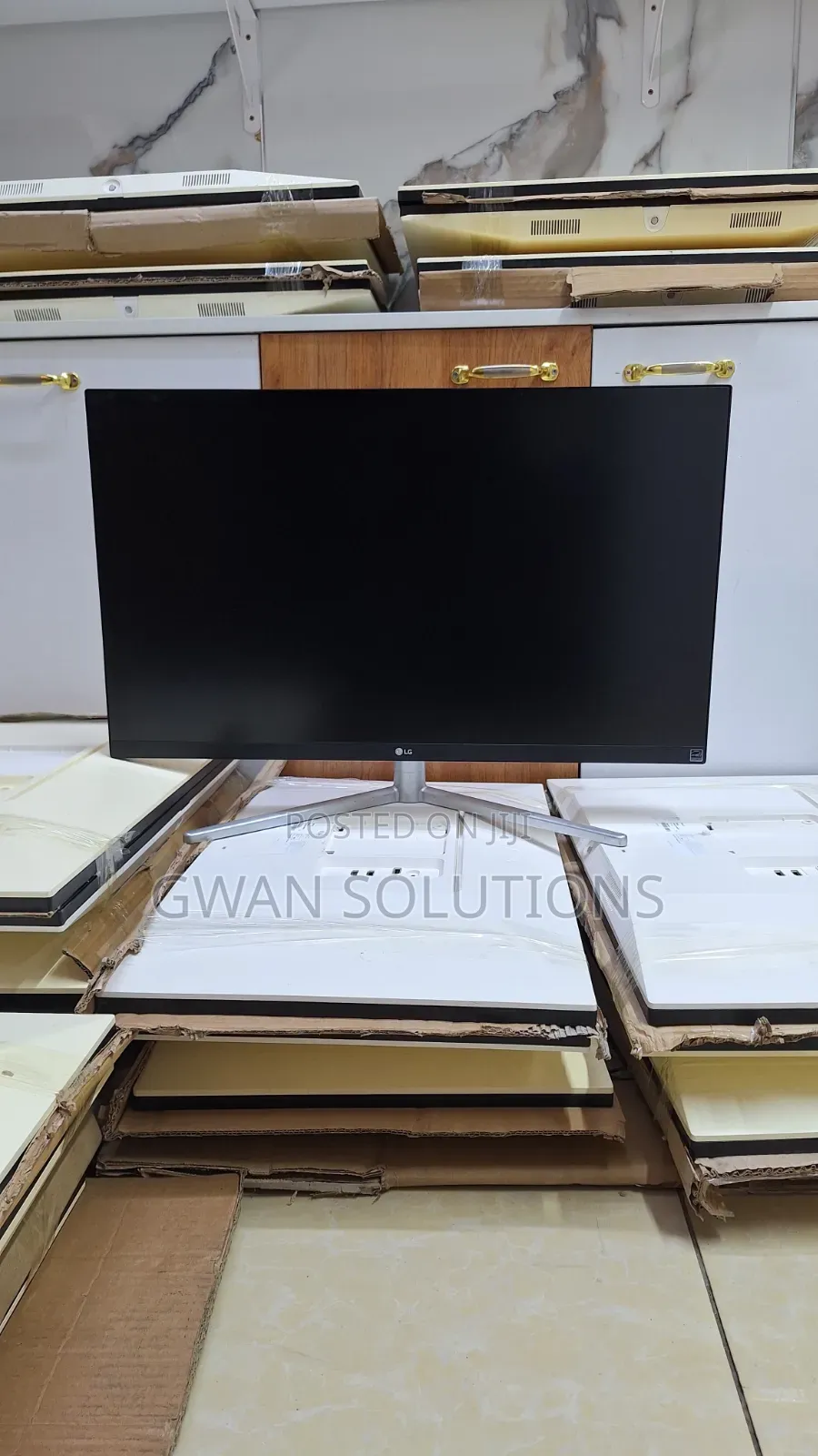 Moniror LG 27 Inches 4K Resolution (27Bl85U-W) With Speakers