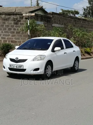 Toyota Belta 2012 Silver