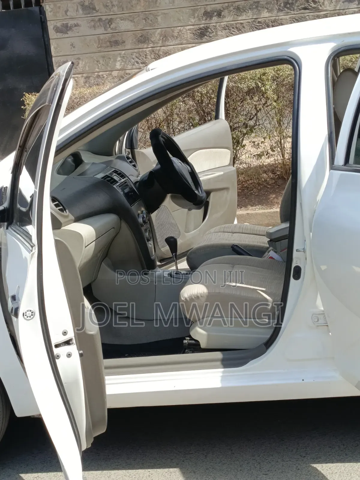 Toyota Belta 2012 Silver