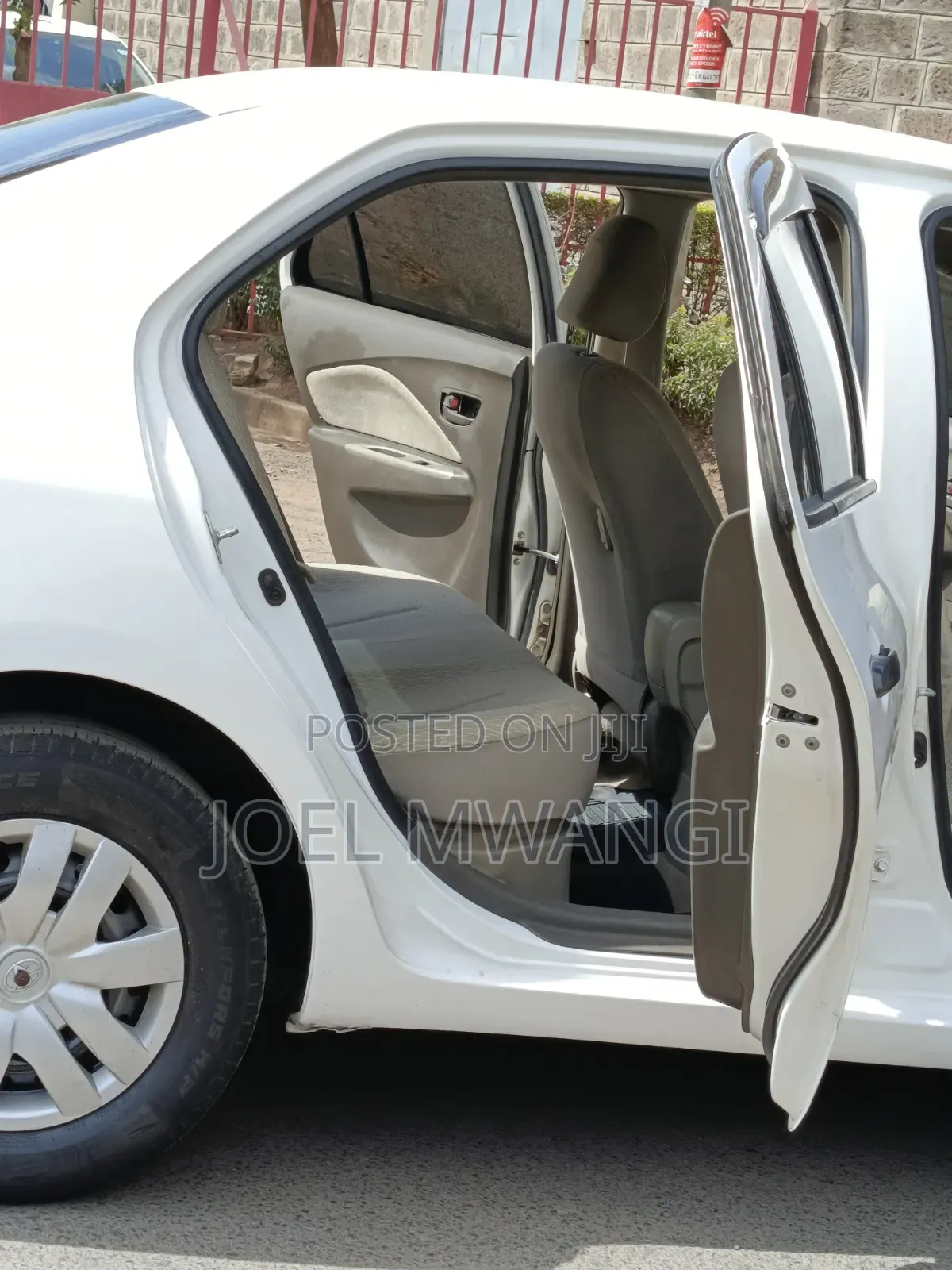 Toyota Belta 2012 Silver