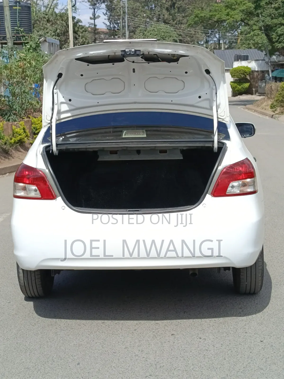 Toyota Belta 2012 Silver