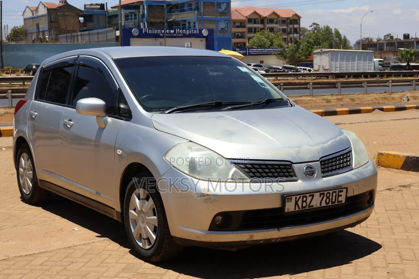 Nissan Tiida 2007 Silver