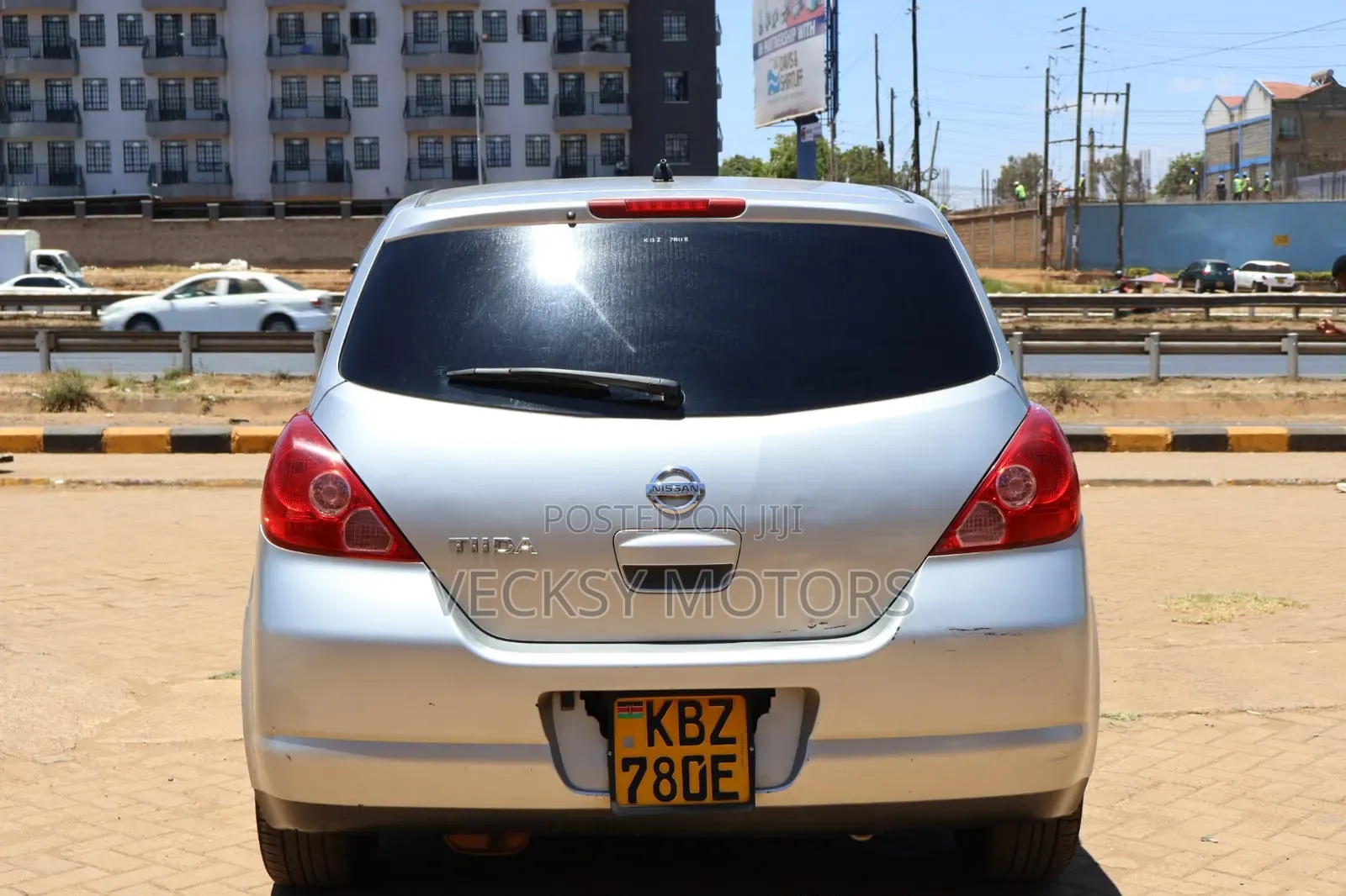 Nissan Tiida 2007 Silver