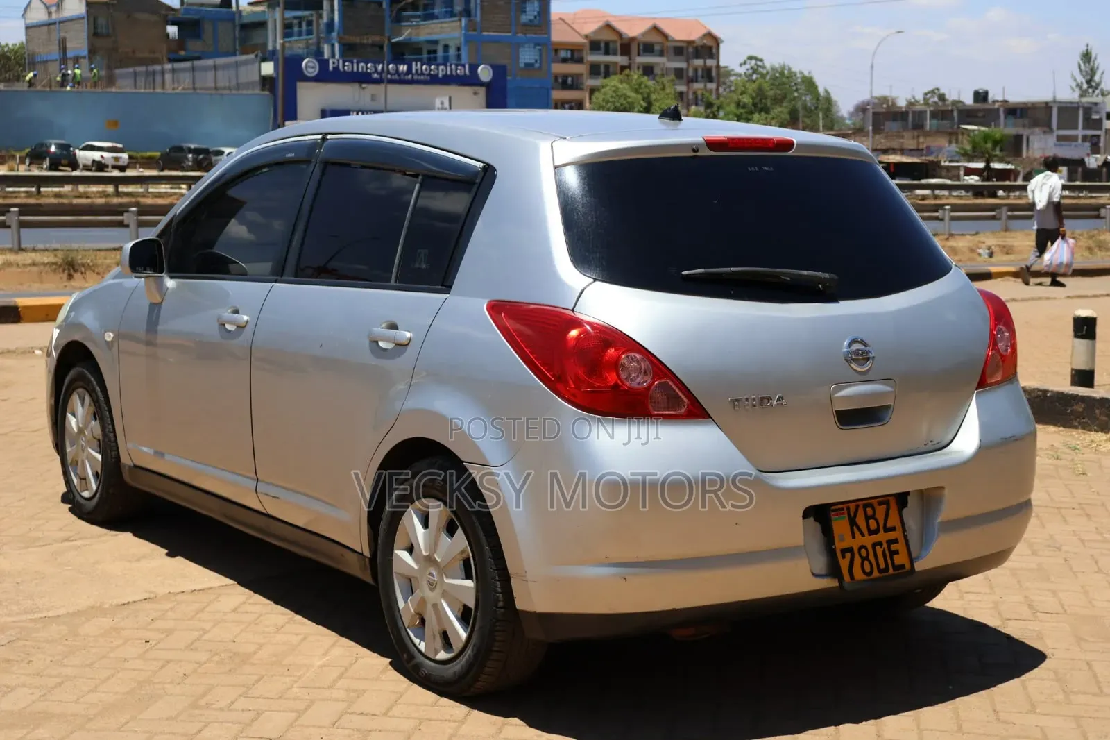 Nissan Tiida 2007 Silver