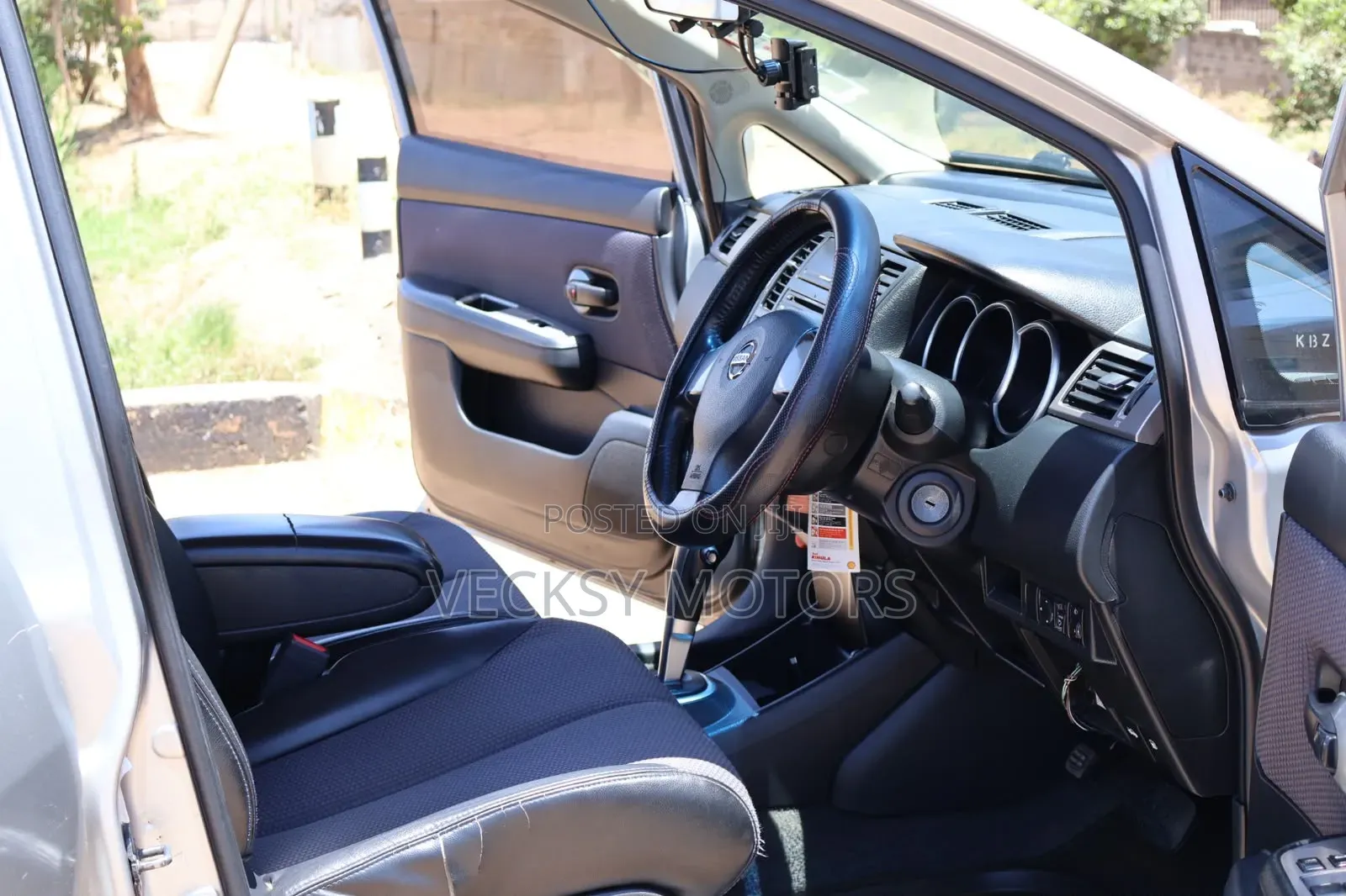 Nissan Tiida 2007 Silver