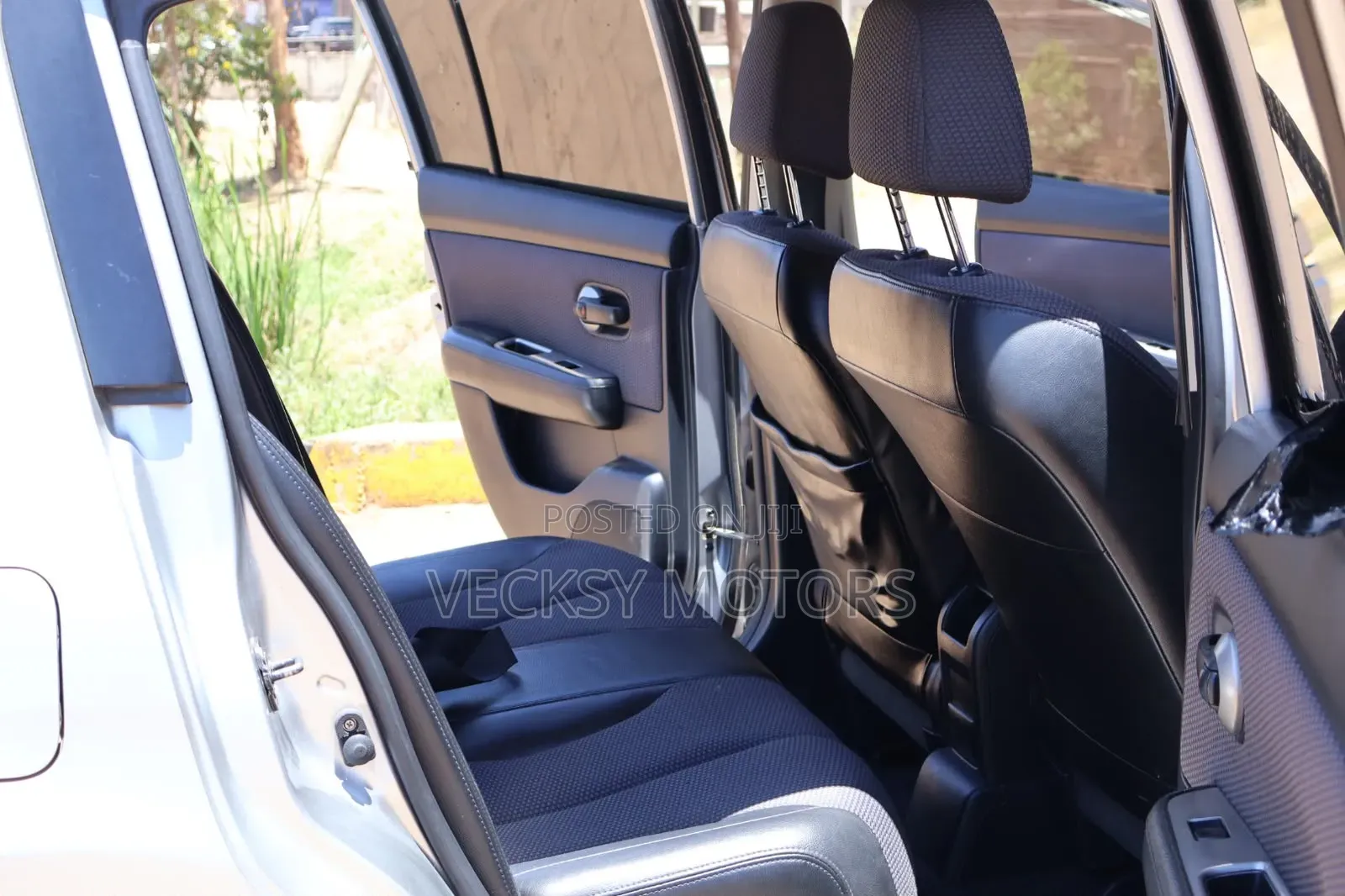 Nissan Tiida 2007 Silver