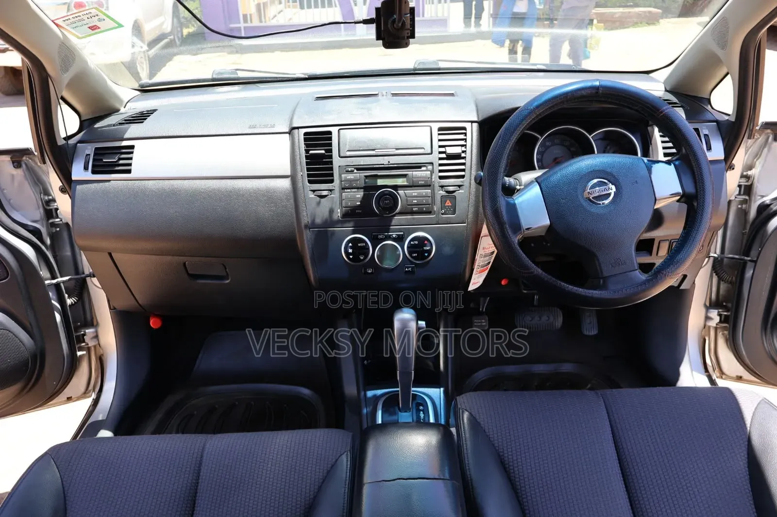 Nissan Tiida 2007 Silver