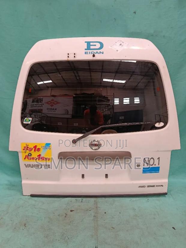 Tail Gate Nissan Vanette Van 2006 - main view