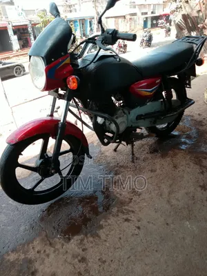 Bajaj Boxer 150 UG 2024 Red