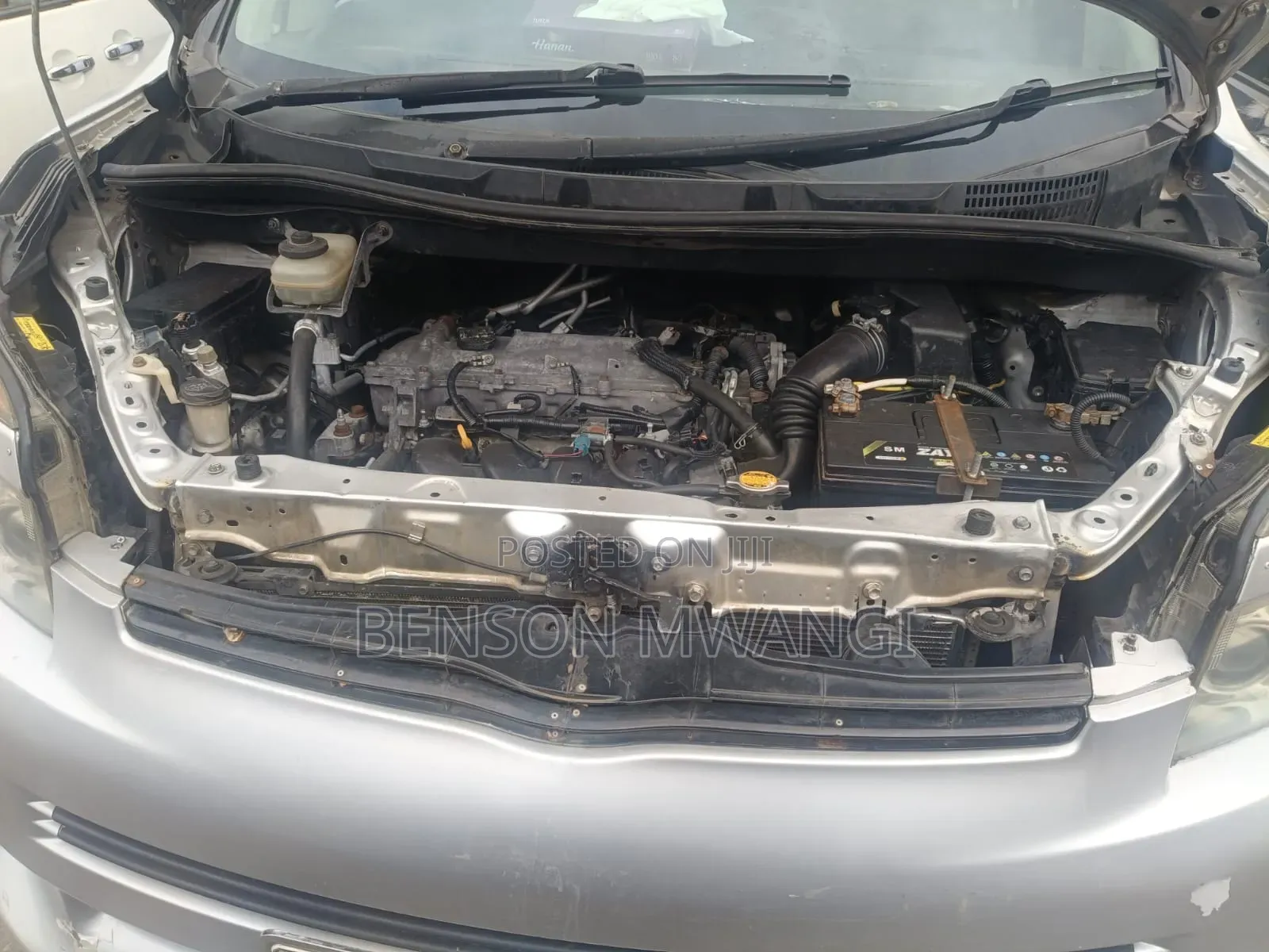 Toyota Voxy 2010 Silver