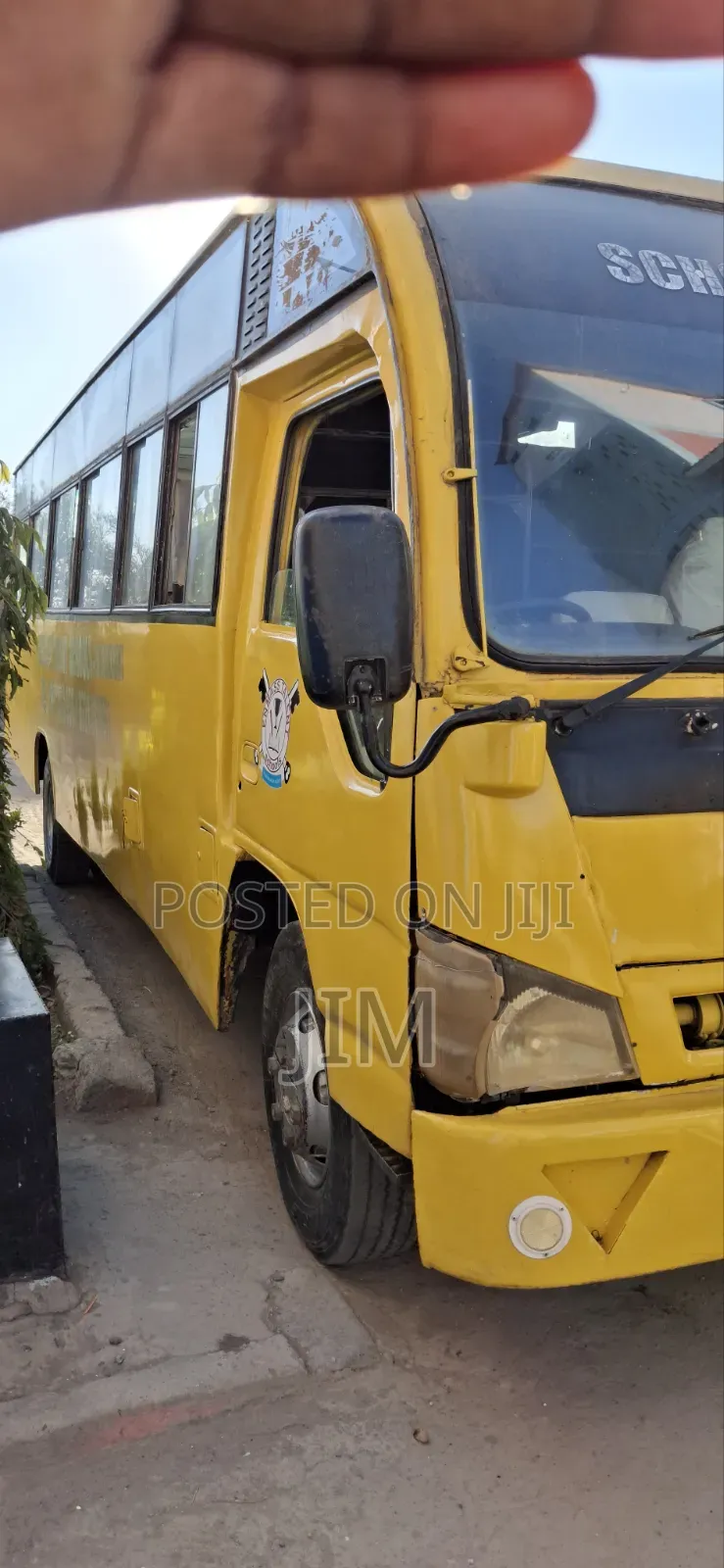 Isuzu NQR 2013 Yellow