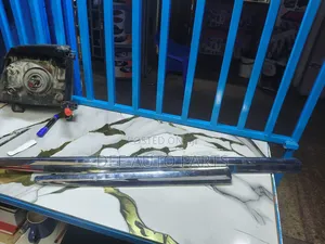 Harrier 2015-2020 Door Chrome 2