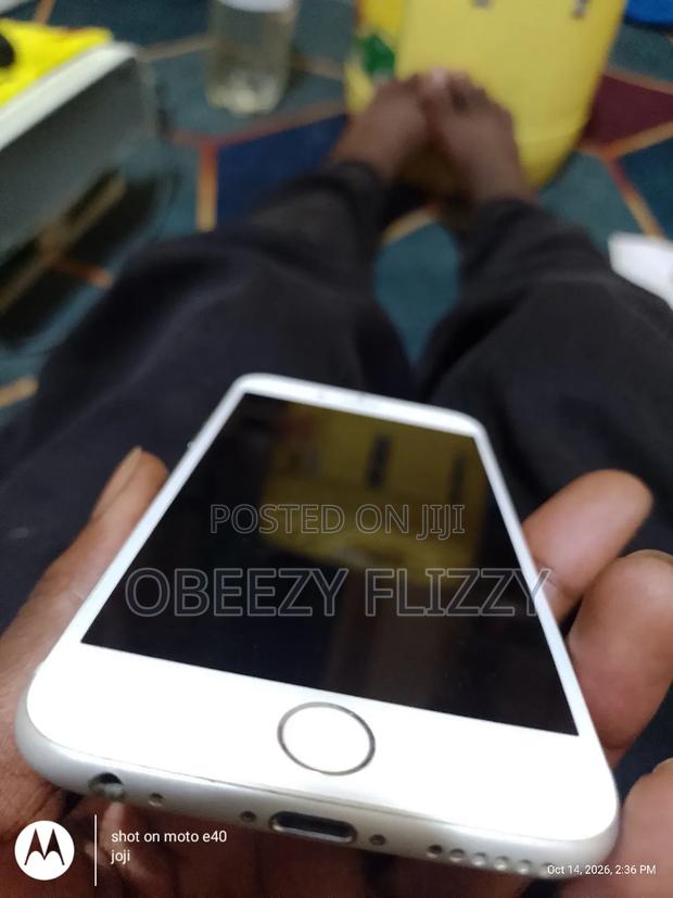 Apple iPhone 6s 64 GB Silver - thumbnail 2
