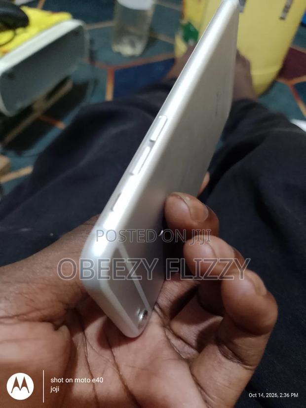 Apple iPhone 6s 64 GB Silver - thumbnail 6