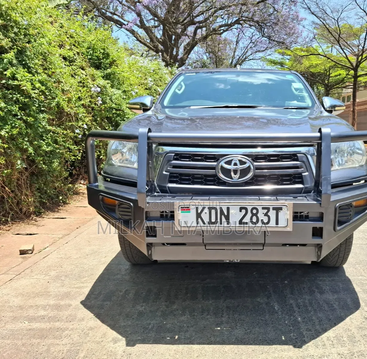 Toyota Hilux 2017 Gray