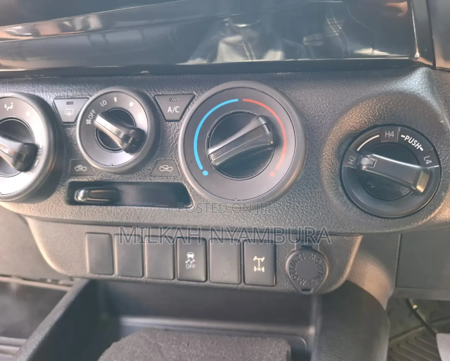 Toyota Hilux 2017 Gray