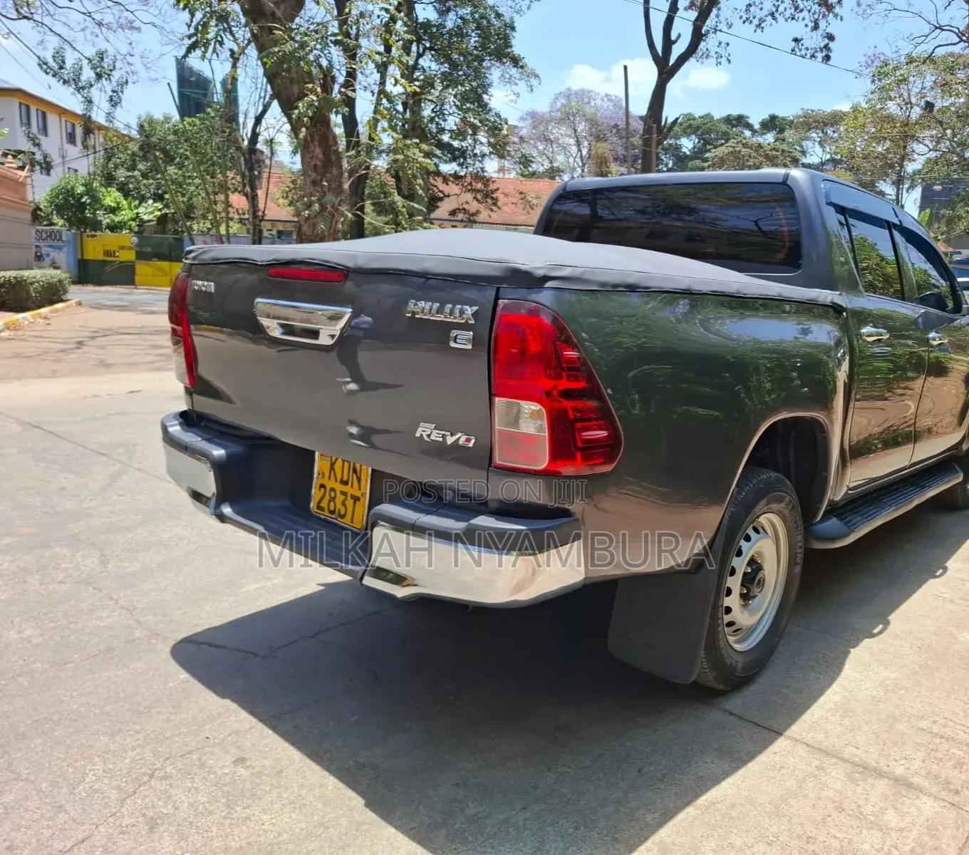 Toyota Hilux 2017 Gray